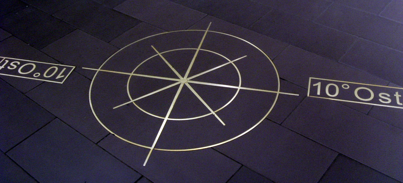 10 Meridian Ostl Lange Markierung Im Karstadt Haus Monckebergstrasse Things 10m 
